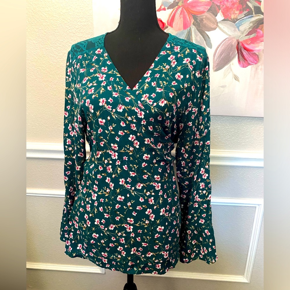 Suzanne Betro Green and Pink Floral Wrap Blouse || Size XL